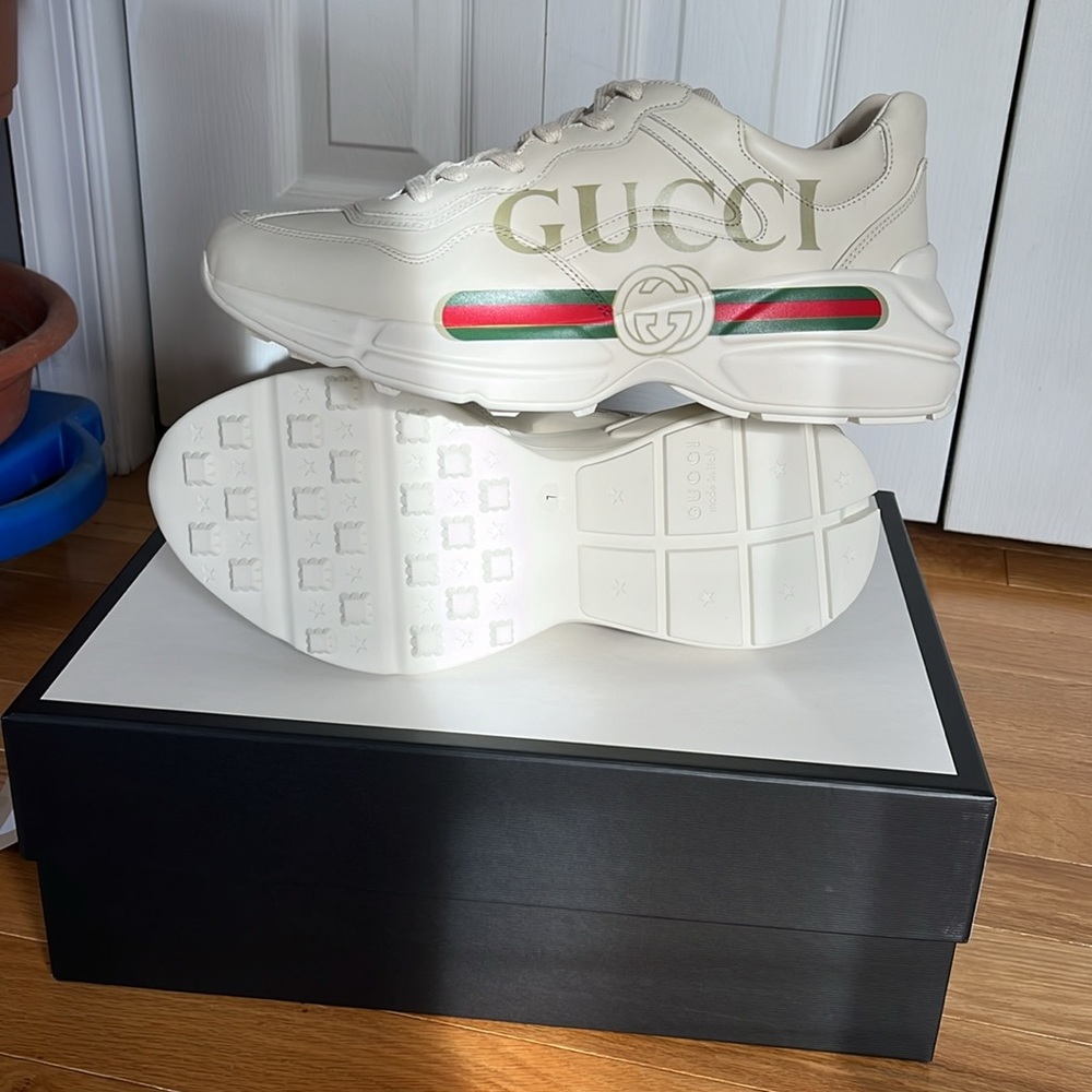 Gucci Logo Rhyton Leather Sneaker W10/ M7